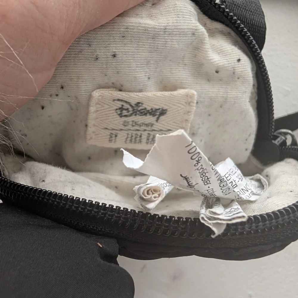 Disney Minnie Mouse Mini Crossbody Bag Black Puffer Nylon Red Bow Zip Purse